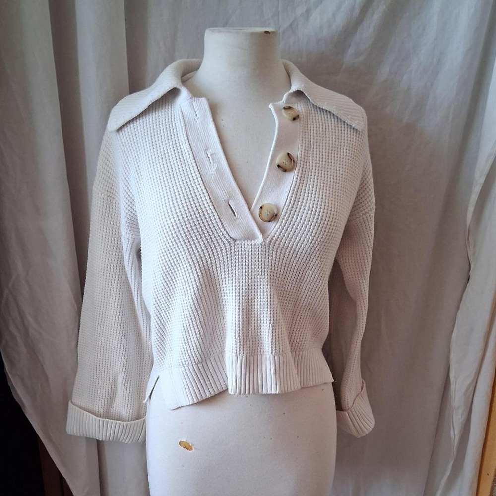 Kappahl xs oversized white ribbed button cropped sweater